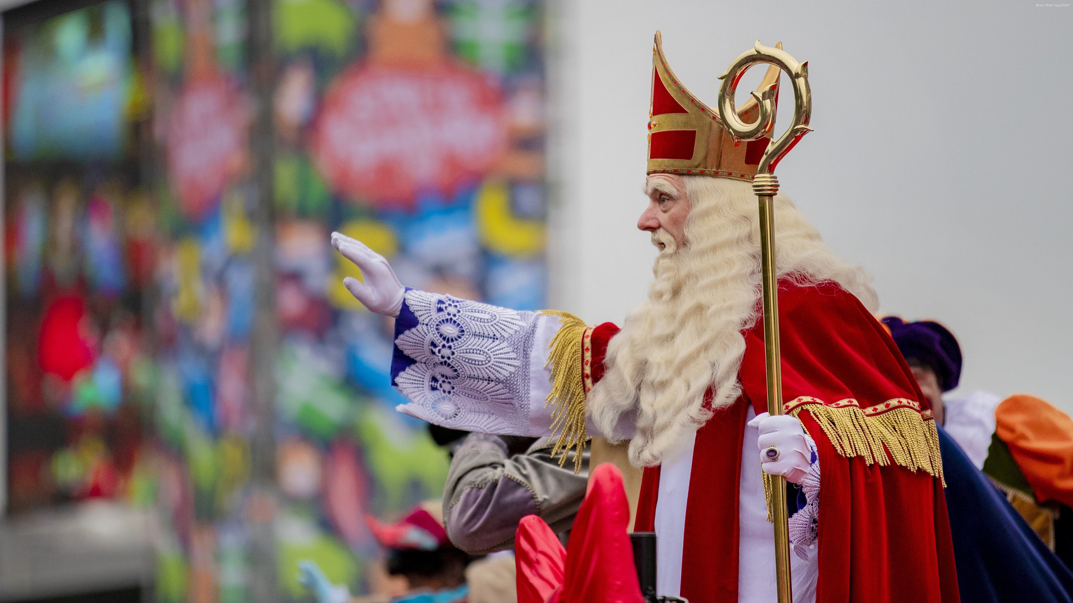 Cyclopen Componeren Beweging Hoe laat is de intocht van Sinterklaas live op tv en online?