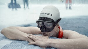 Recensie: Hold Your Breath: The Ice Dive haalt wereldrecord onder het ijs zwemmen