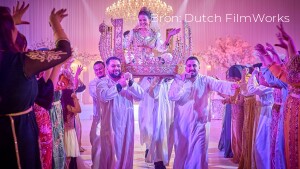 Recensie: In Marokkaanse Bruiloft kan Yasmine niet kiezen in liefde tussen kitsch en halal