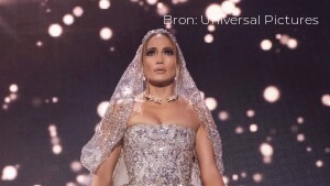 Recensie: Marry Me is romantische komedie met bedrogen Jennifer Lopez