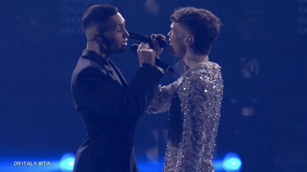 Mahmood & Blanco (Italia) nella finale dell’Eurovision 2022 con ‘Brividi’