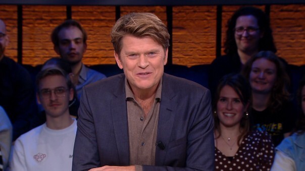Loes Haverkort plaagt Beau van Erven Dorens: 'Je was de dokter van de spermabank' (video)
